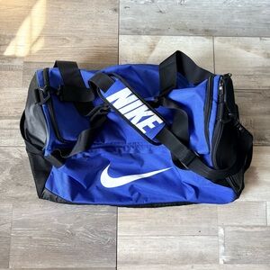 Nike Brasilia Duffel Bag Medium 60L Royal Blue Black